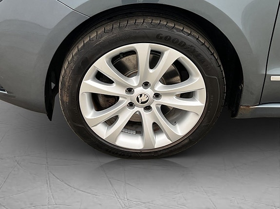 Skoda Superb 24 of 27