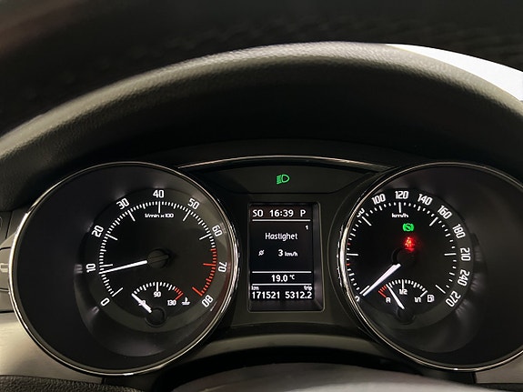 Skoda Superb 16 of 27