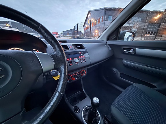 Suzuki Swift 7 of 8
