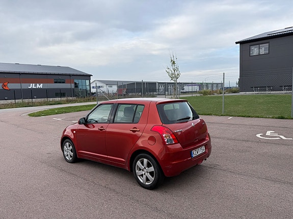 Suzuki Swift 3 of 8