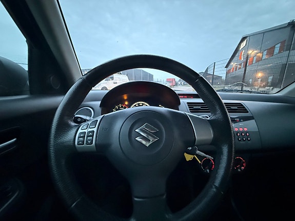 Suzuki Swift 8 of 8