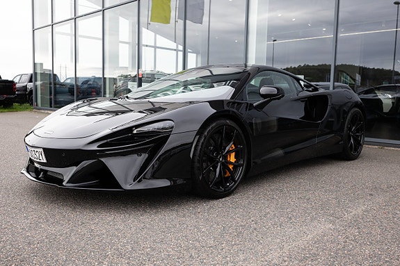 McLaren Artura 2 of 18