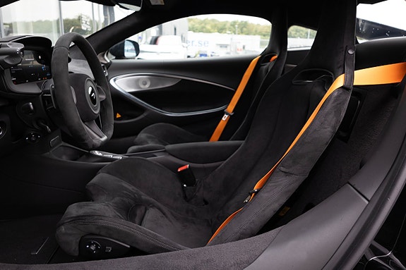 McLaren Artura 10 of 18