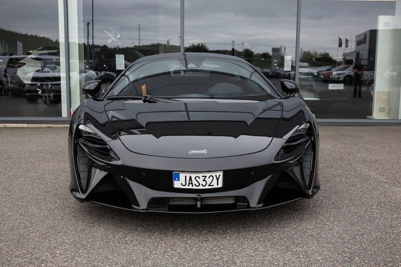 McLaren Artura 3 of 18