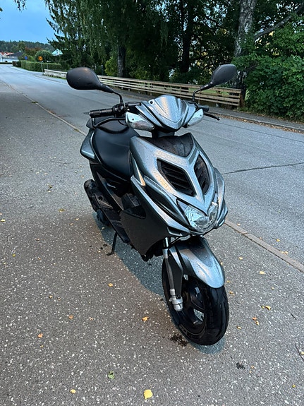 Yamaha Aerox 2-takt 3 of 10