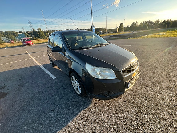 Chevrolet Aveo 2 of 9