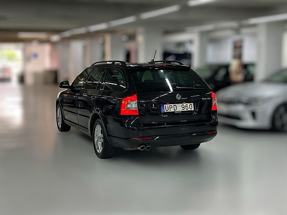 Skoda Octavia 3 of 9