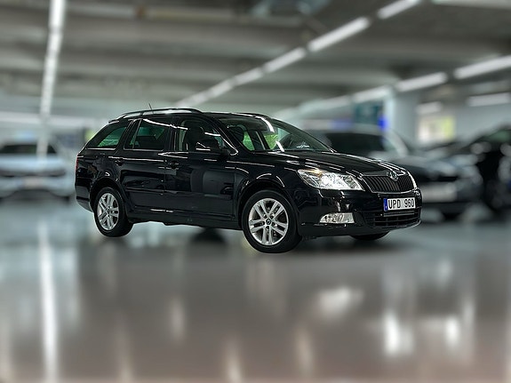 Skoda Octavia 2 of 9