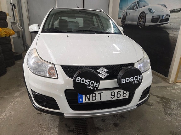 Suzuki SX4 2 of 21