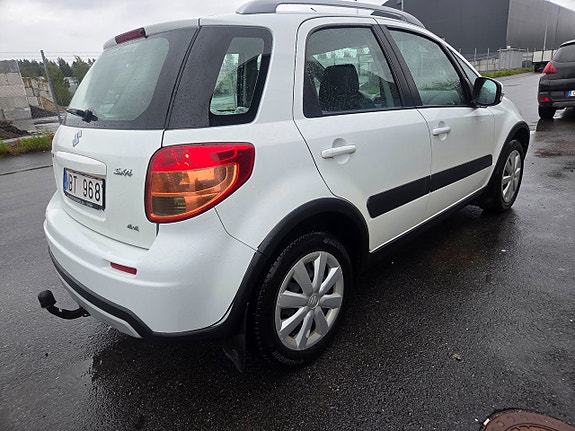 Suzuki SX4 9 of 14