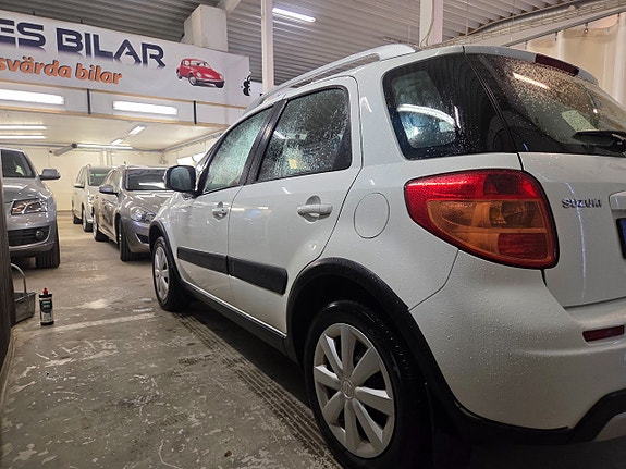 Suzuki SX4 8 of 21