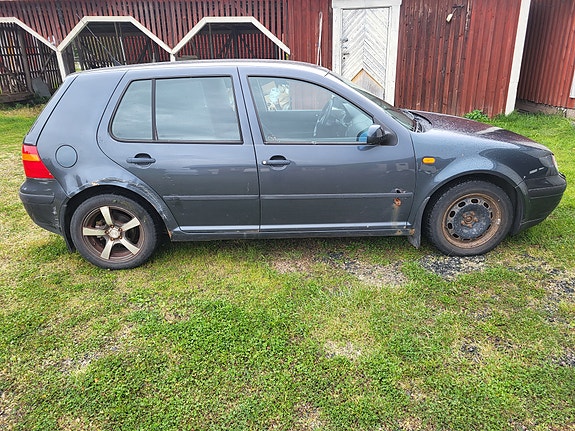 Volkswagen Golf IV 3 of 6