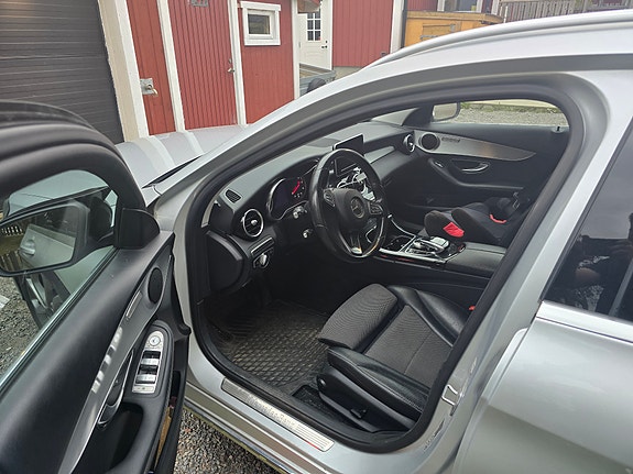 Mercedes-Benz C220 5 of 5