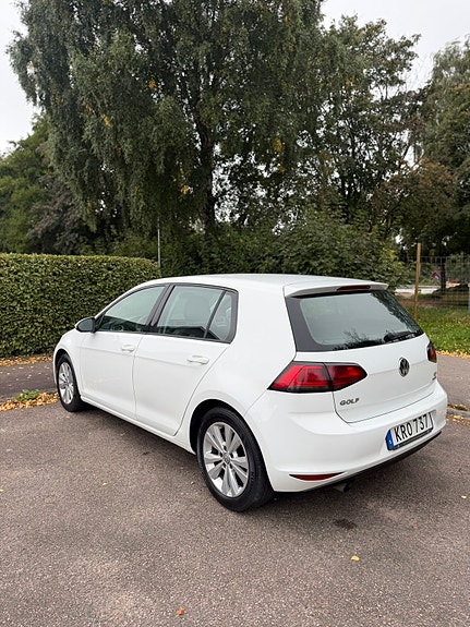 Volkswagen Golf VII 2 of 7
