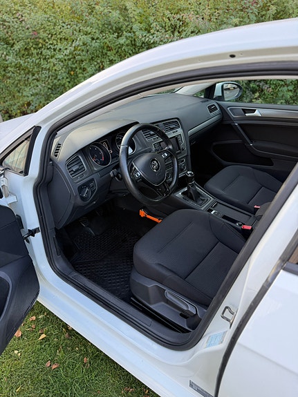 Volkswagen Golf VII 4 of 7
