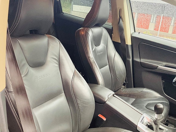 Volvo XC60 8 of 10