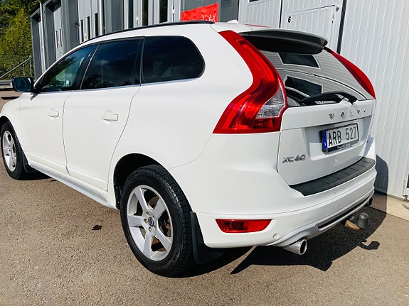 Volvo XC60 2 of 10