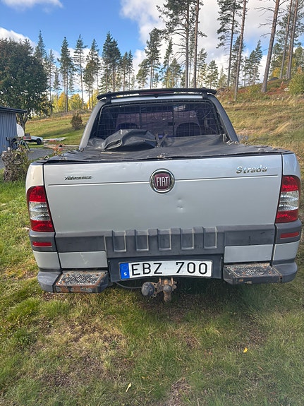 Fiat Strada 4 of 4