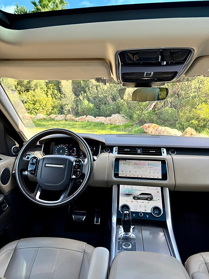 Land Rover Range Rover Sport 6 of 8