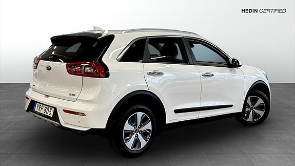 Kia Niro 2 of 18