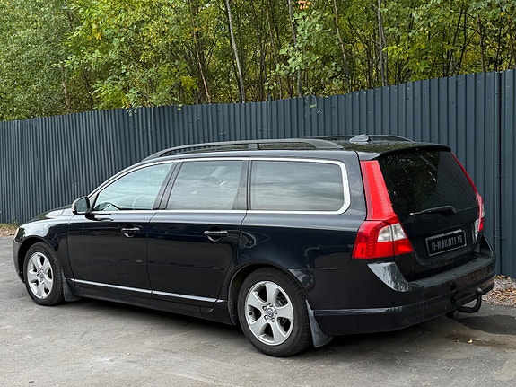Volvo V70 3 of 7