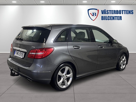 Mercedes-Benz B180 3 of 11