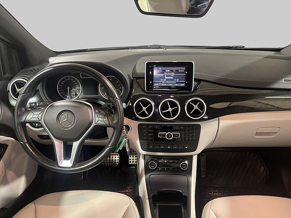 Mercedes-Benz B180 7 of 11