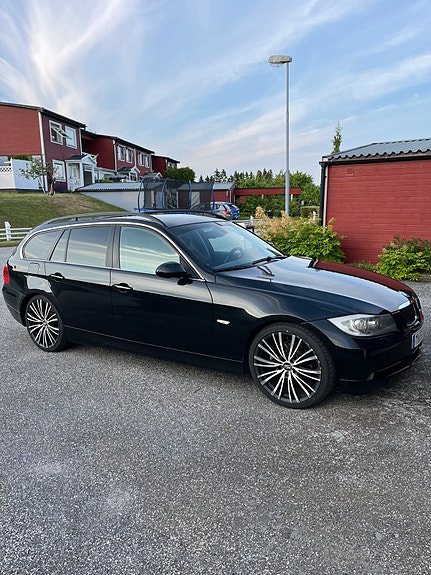 BMW 325i 2 of 9