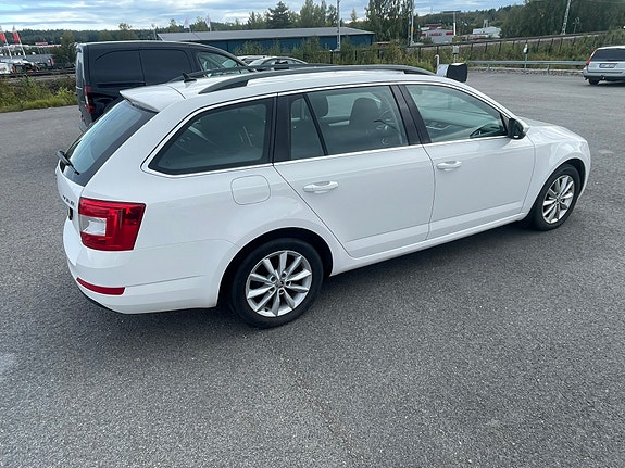 Skoda Octavia 4 of 9