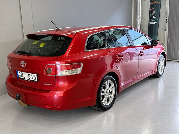 Toyota Avensis 7 of 13
