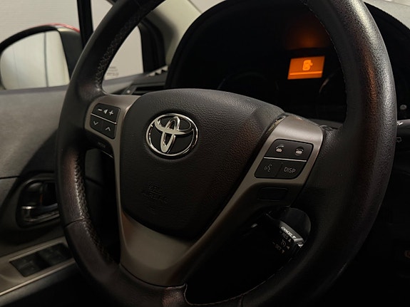 Toyota Avensis 12 of 13