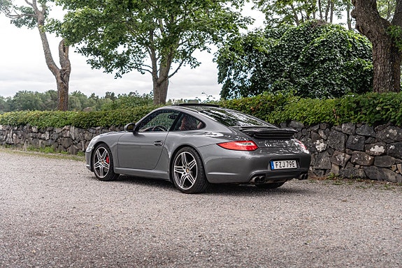 Porsche 911 Carrera S 2 of 10