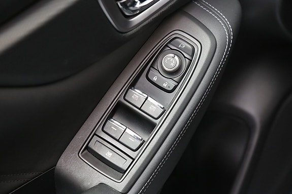 Subaru Forester 11 of 30