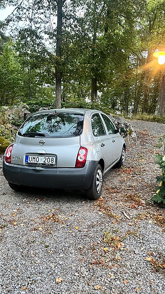 Nissan Micra 2 of 5