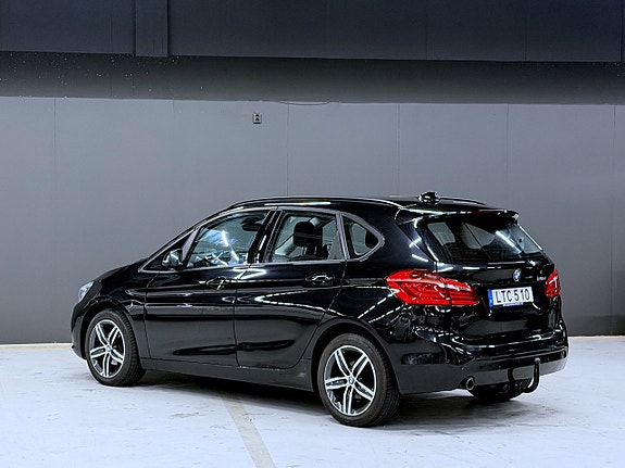 BMW 218d 3 of 13