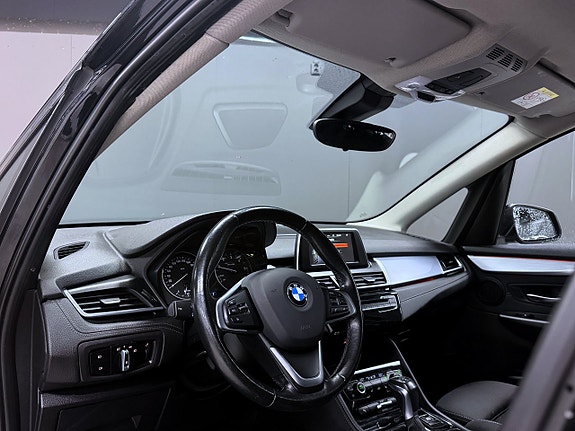 BMW 218d 11 of 13