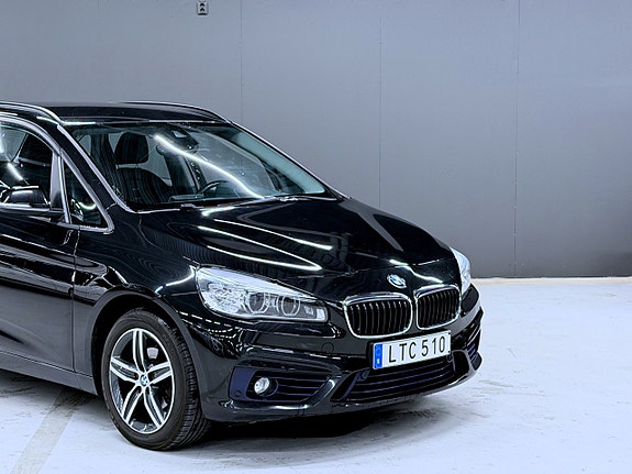 BMW 218d 9 of 13