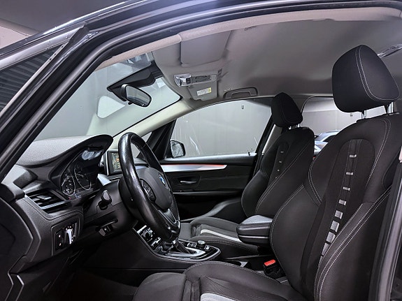 BMW 218d 4 of 13