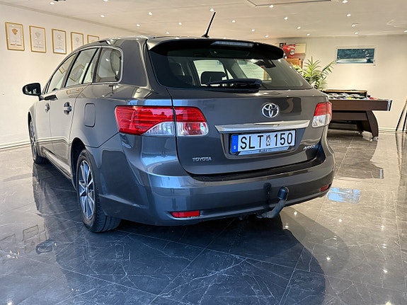 Toyota Avensis 5 of 12