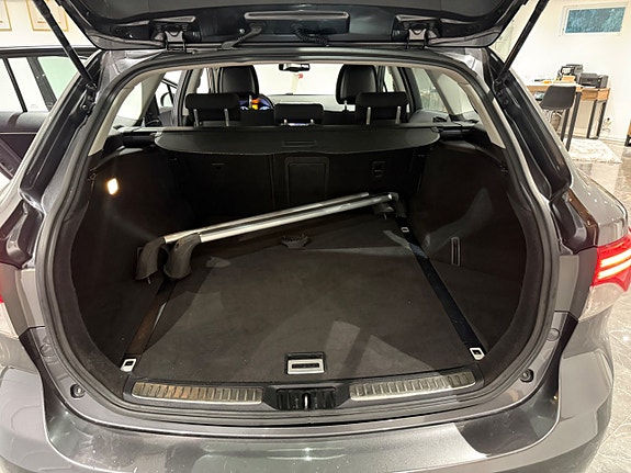 Toyota Avensis 12 of 12