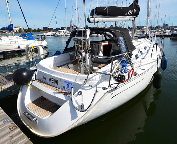 Dufour 35 10 of 24