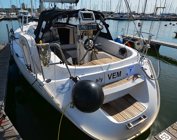 Dufour 35 12 of 24