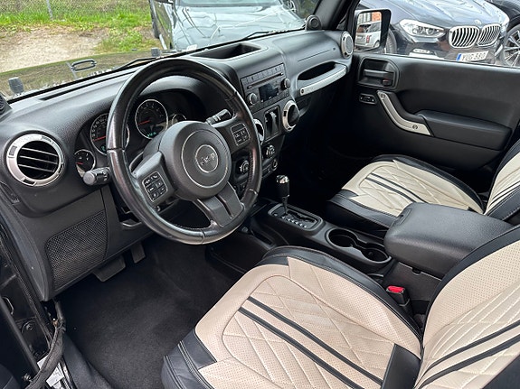 Jeep Wrangler 9 of 21