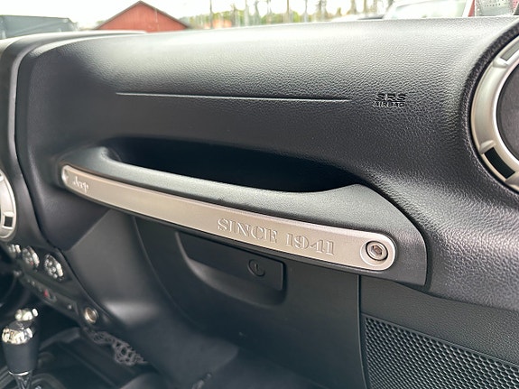 Jeep Wrangler 18 of 21