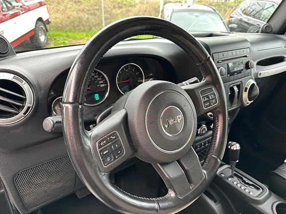 Jeep Wrangler 16 of 21