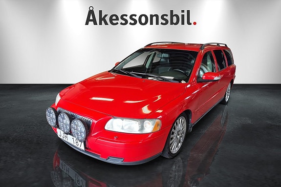 Volvo V70 3 of 8