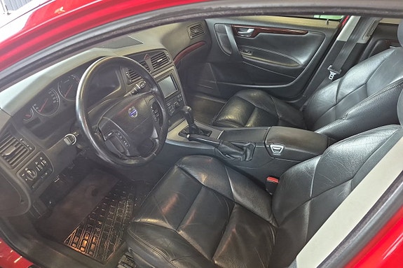 Volvo V70 6 of 8