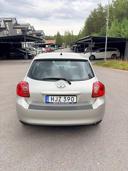 Toyota Auris 3 of 9
