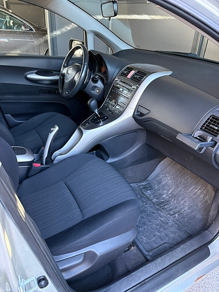 Toyota Auris 9 of 9