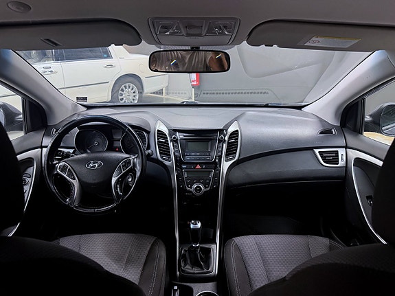 Hyundai i30 3 of 12